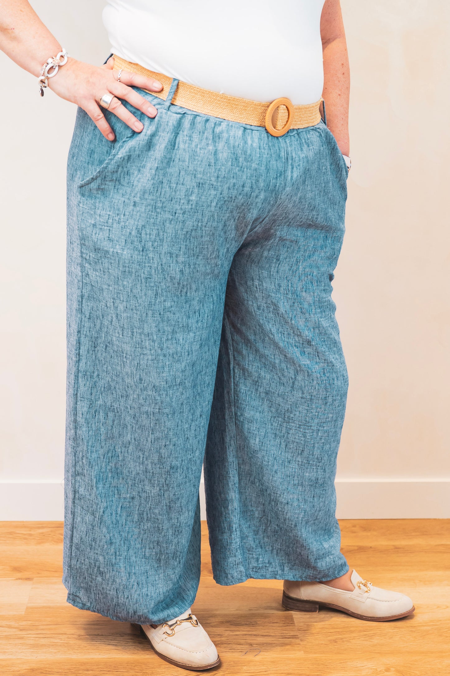 Pantalon bleu avec ceinture