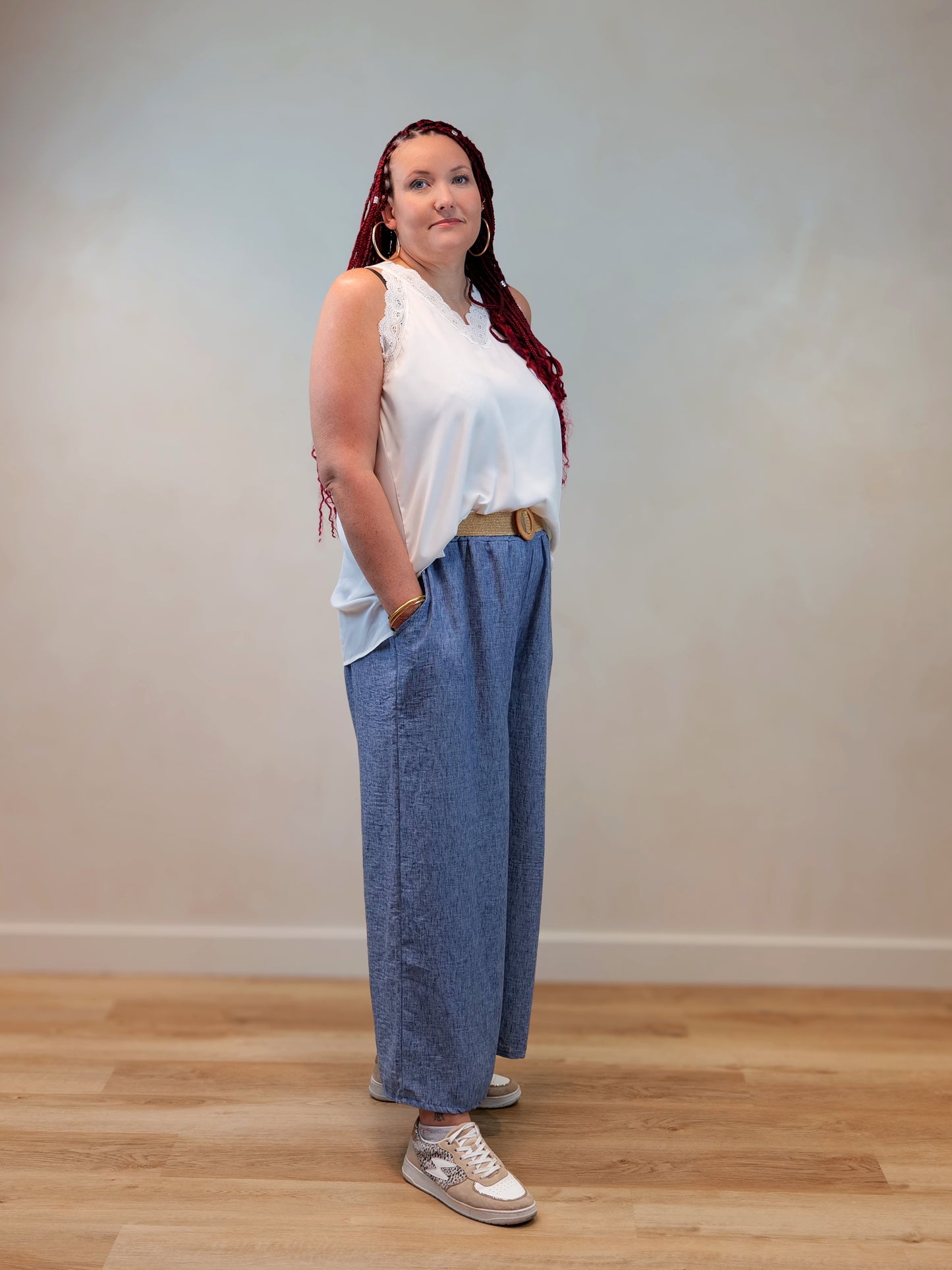 Pantalon bleu avec ceinture